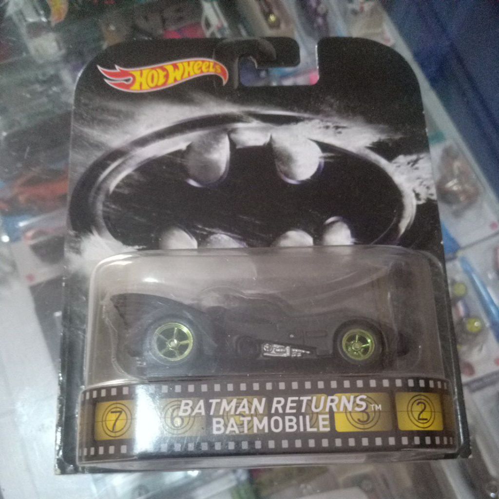 Hot Wheels Premium Batman Returns Batmobile