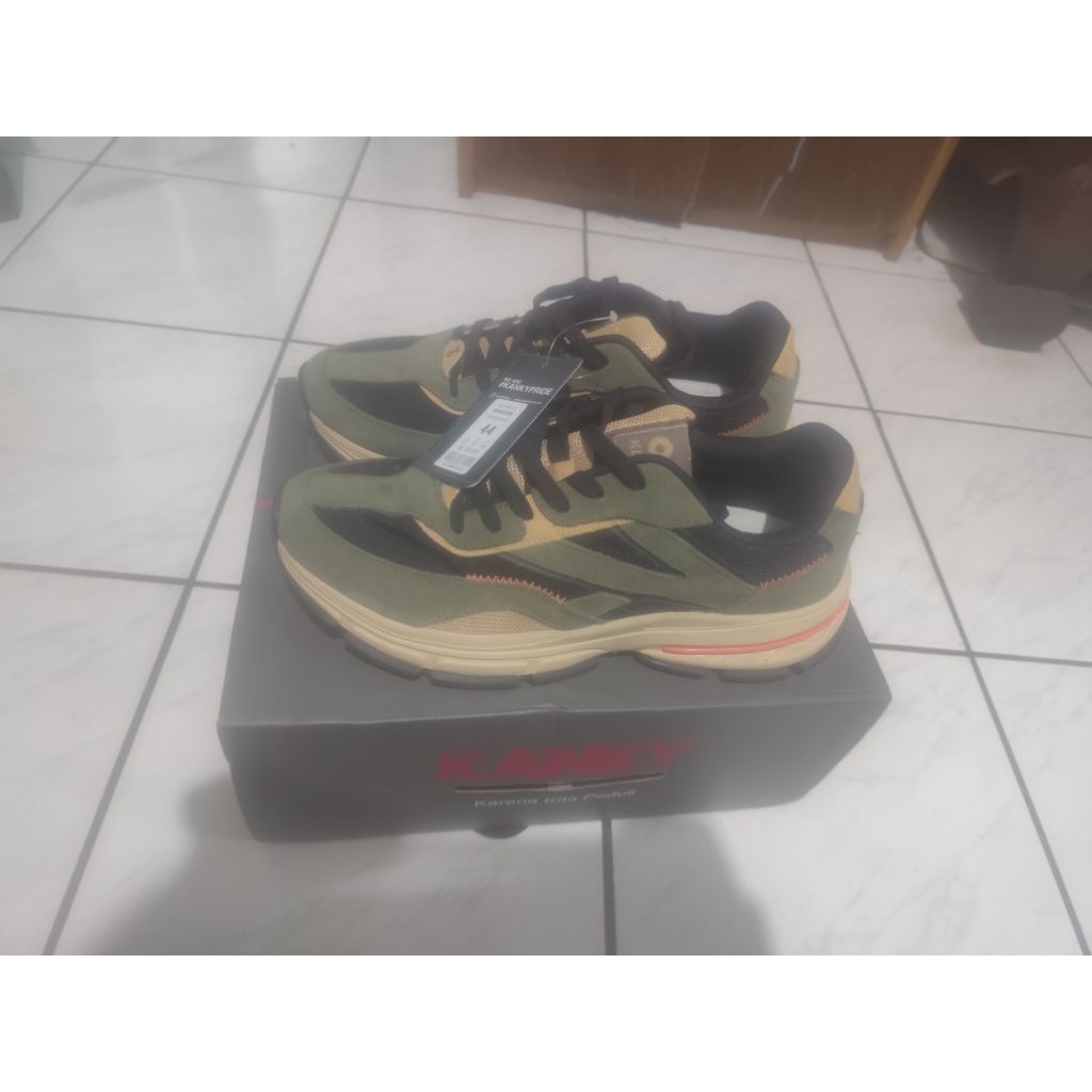 Sepatu kanky Roadstar masih baru