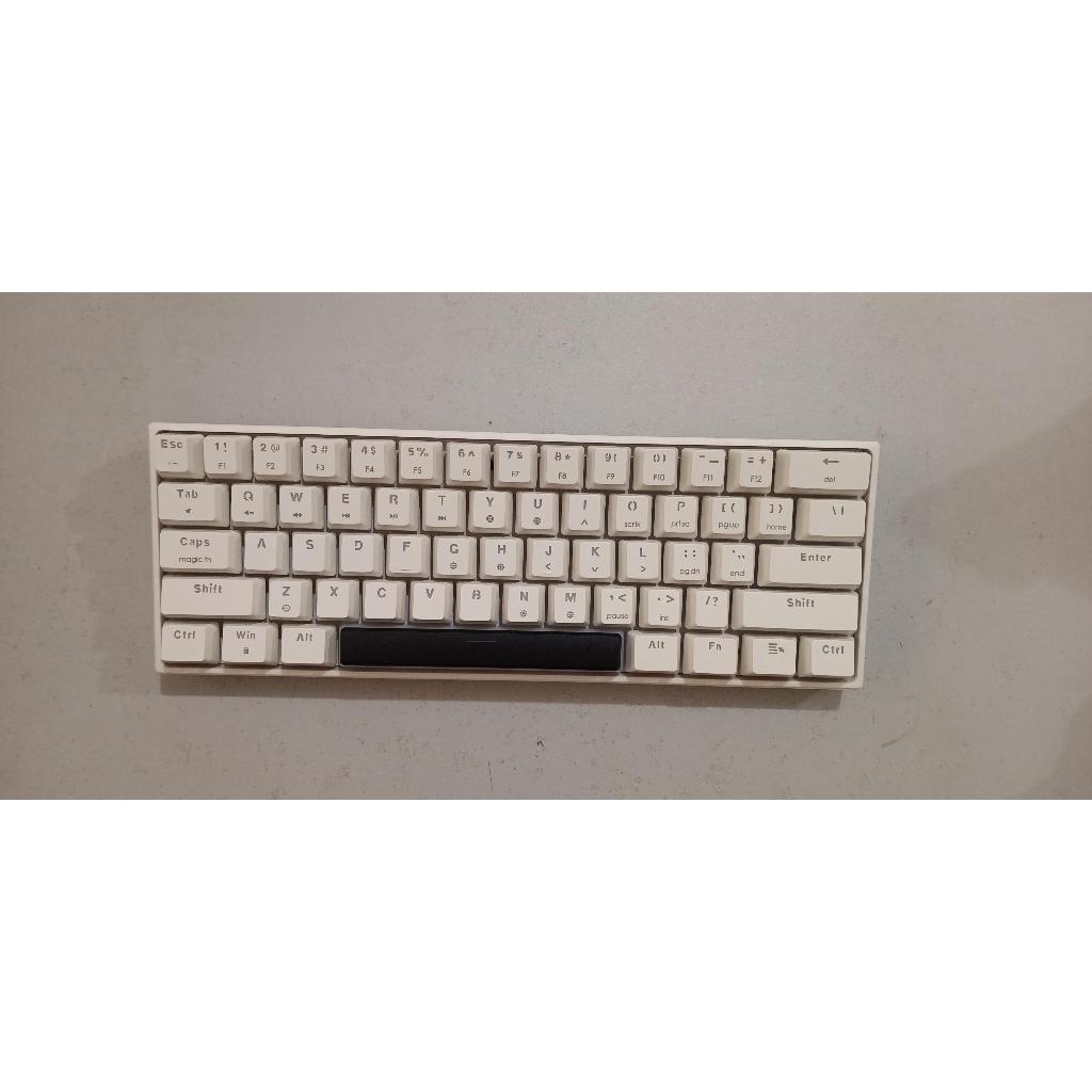 Fantech Maxfit61 Mechanical Keyboard White