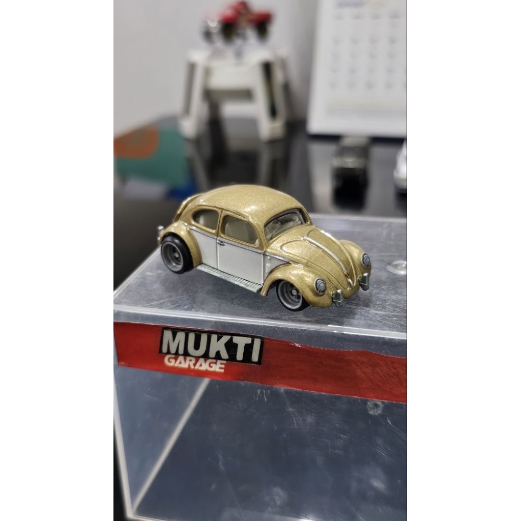 Hot Wheels Premium Volkswagen Classic Bug Loose