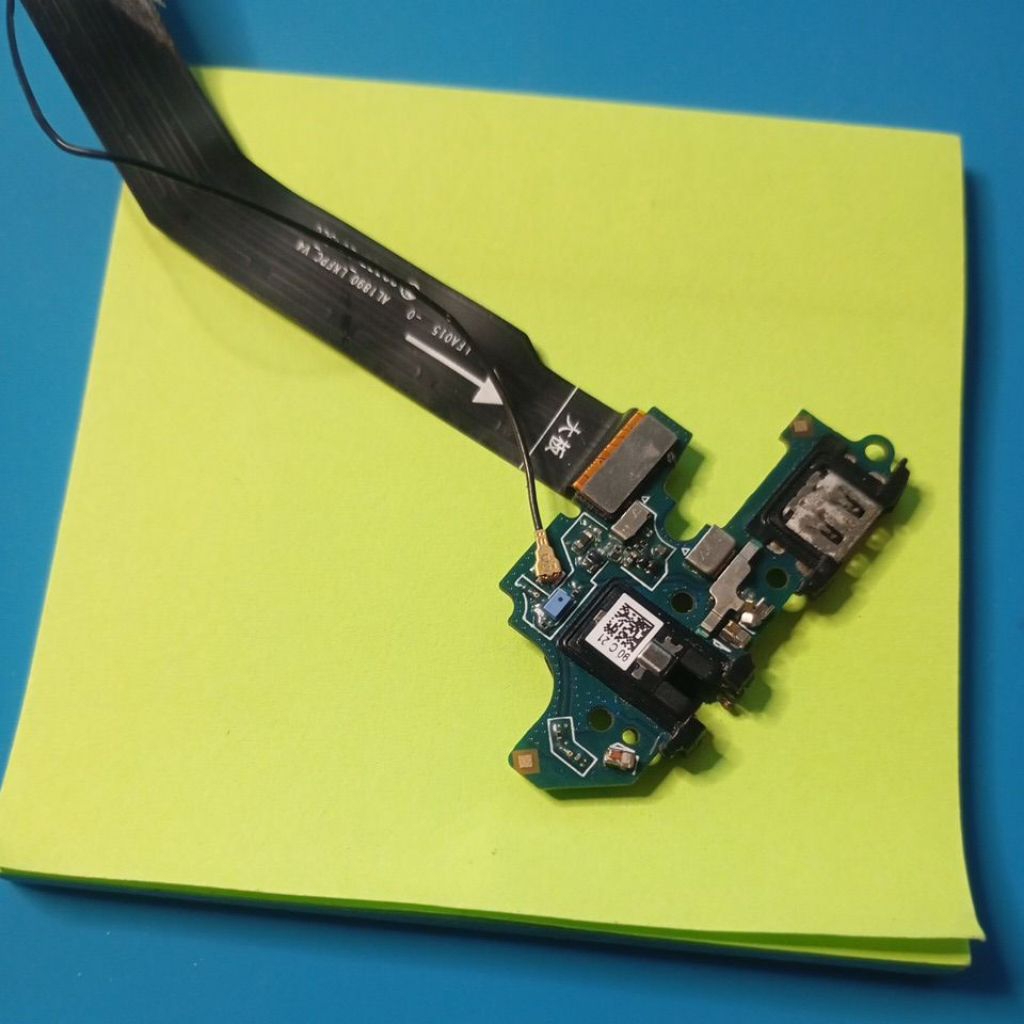 Papan Cas Fleksibel Oppo A1K kondisi copotan Original bawaan dari Handphone