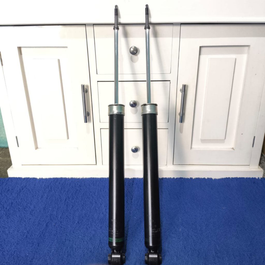 shock nissan juke belakang