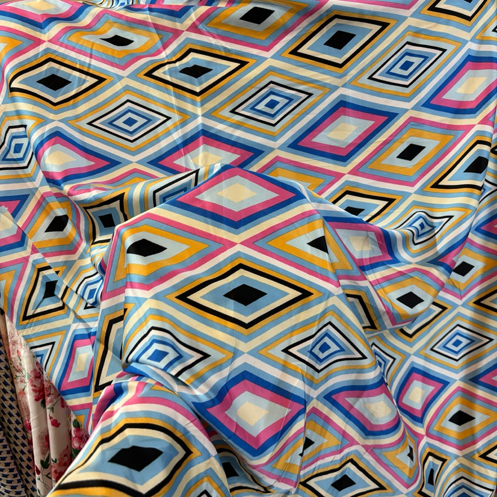 Kain Satin Silk Motif Geometris Diamond Colorful - Bahan Silk Premium Mewah & Glowing - Meteran Untu