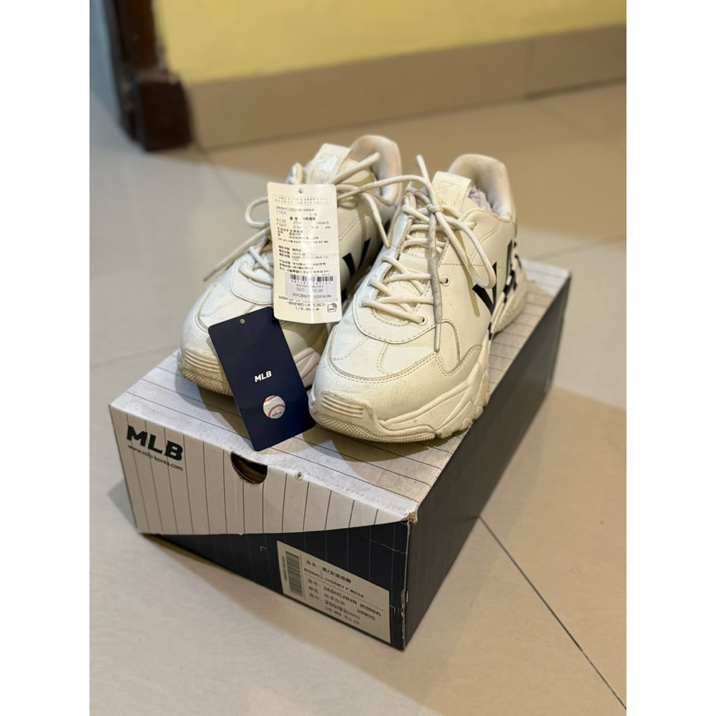 Preloved MLB Shoes Big Ball Chunky P Mega New York Yankees