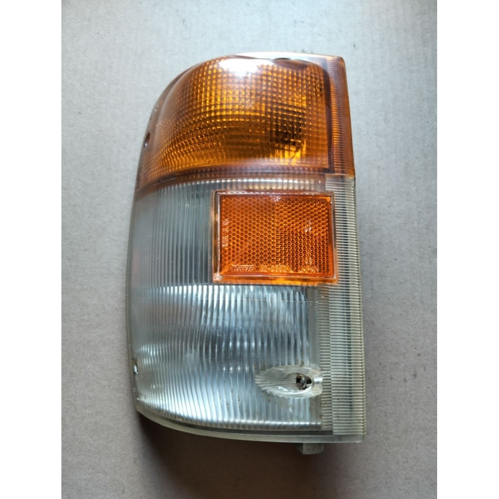 Sein Lampu Depan Isuzu Elf lama Original KOITO KIRI