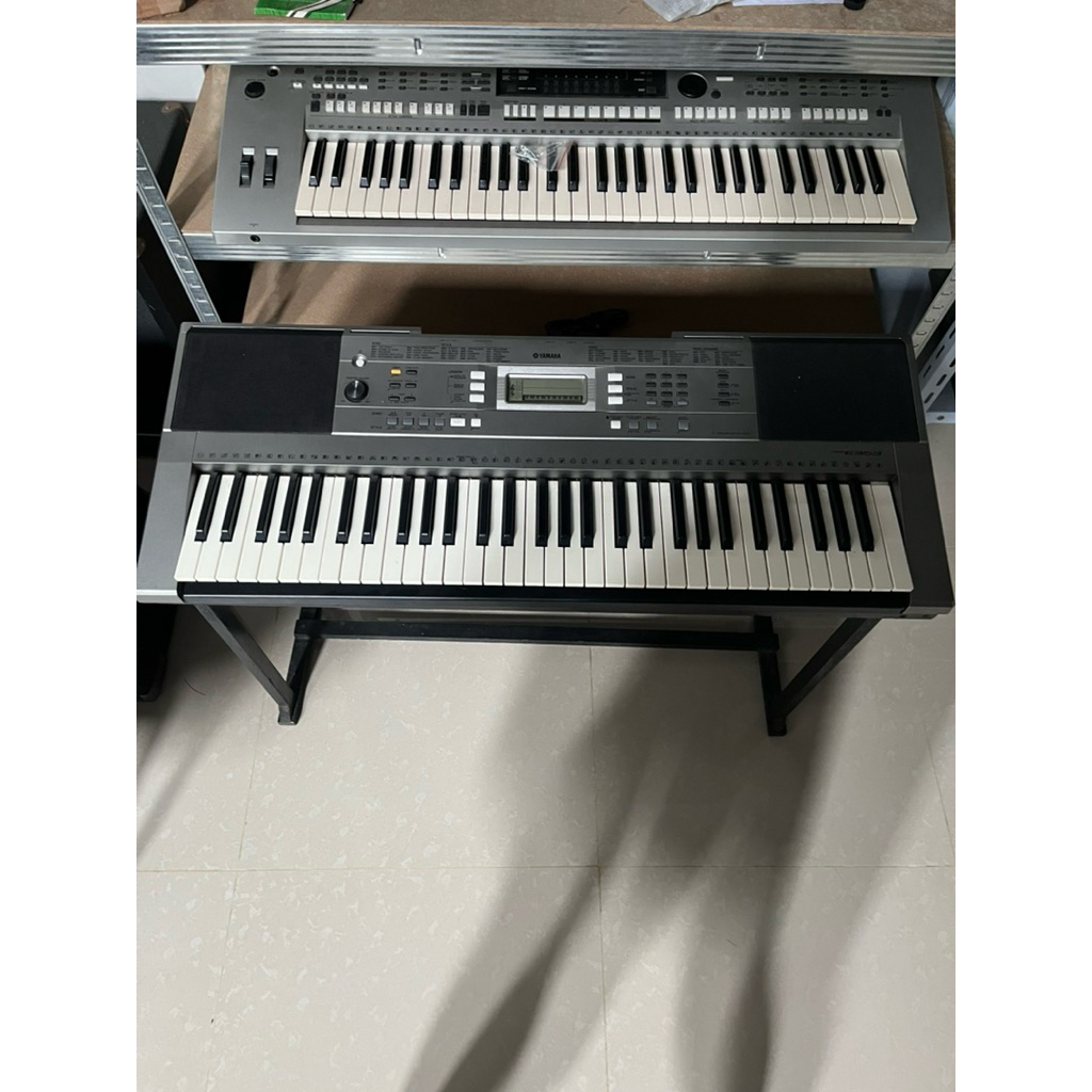Yamaha PSR E353 Istmw like new