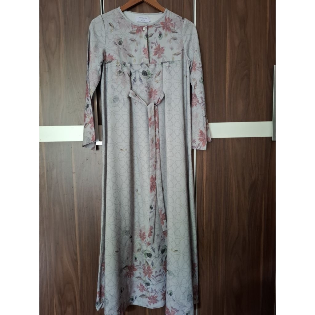 Dress preloved riamiranda x hijup. size S