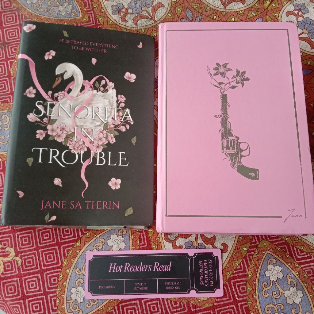 Preloved Novel Senorita in Trouble HC First Edition [BOOK ONLY & DAMAGE] [BACA DESKRIPSI]