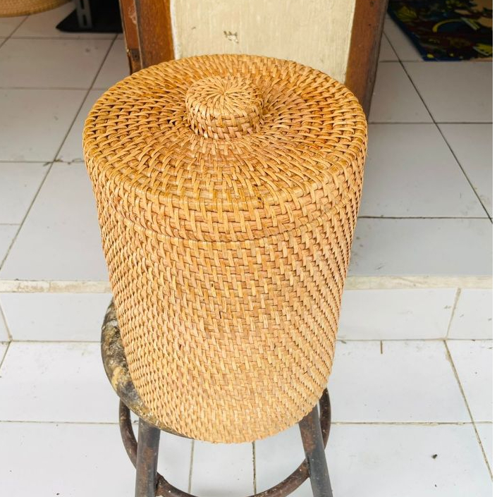 Tempat rotan bulat tutup / keranjang bulat tutup rotan