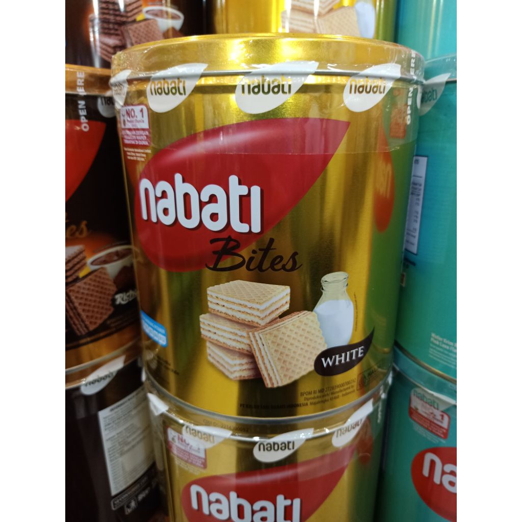Nabati wafer white susu vanila kaleng 240g