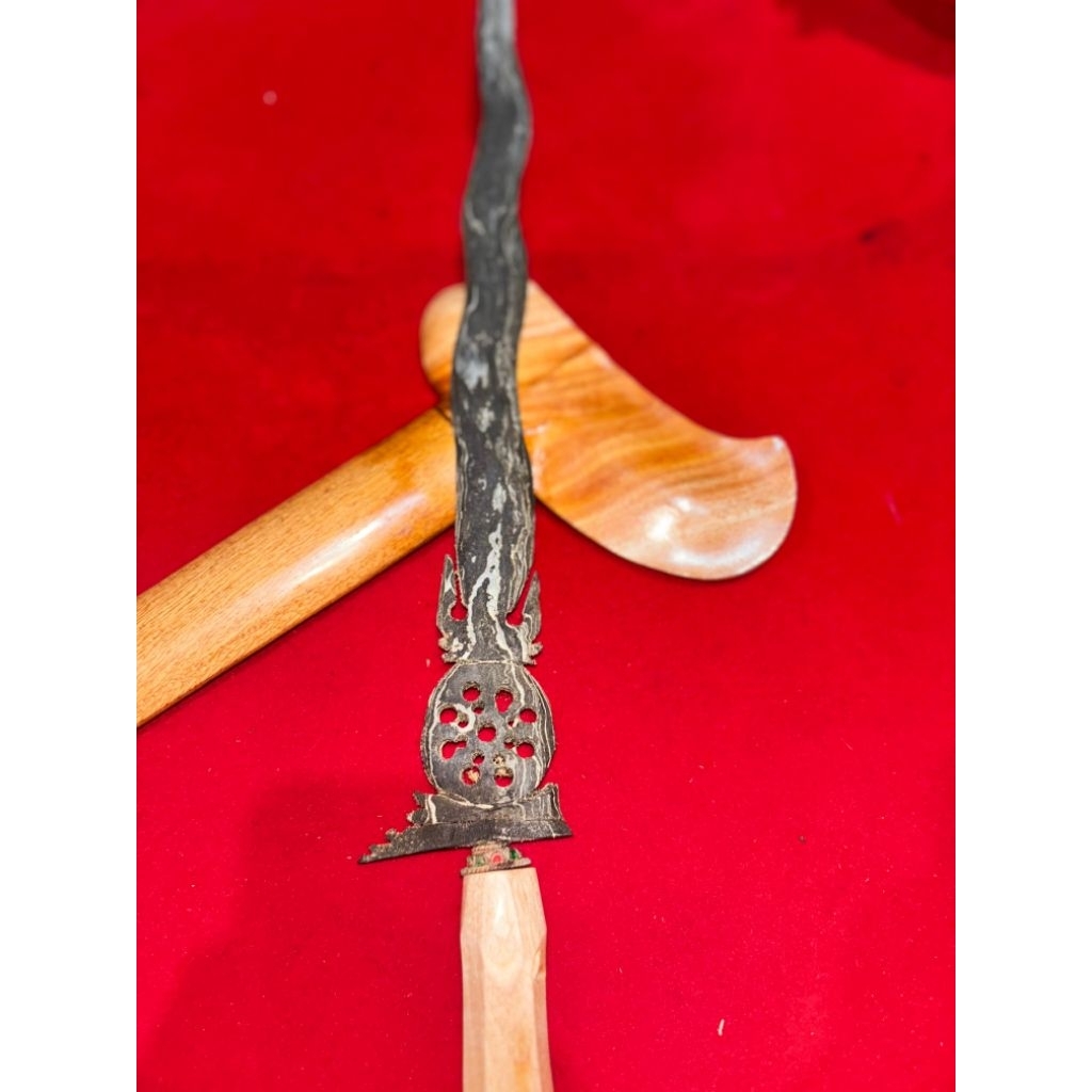 Keris Dhapur Cakra Tosan Aji Koleksi