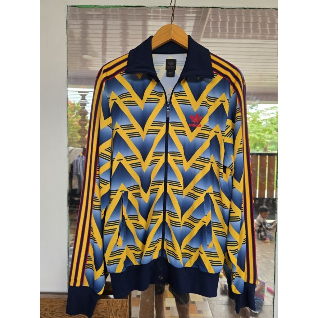 Arsenal banana x adidas tracktop