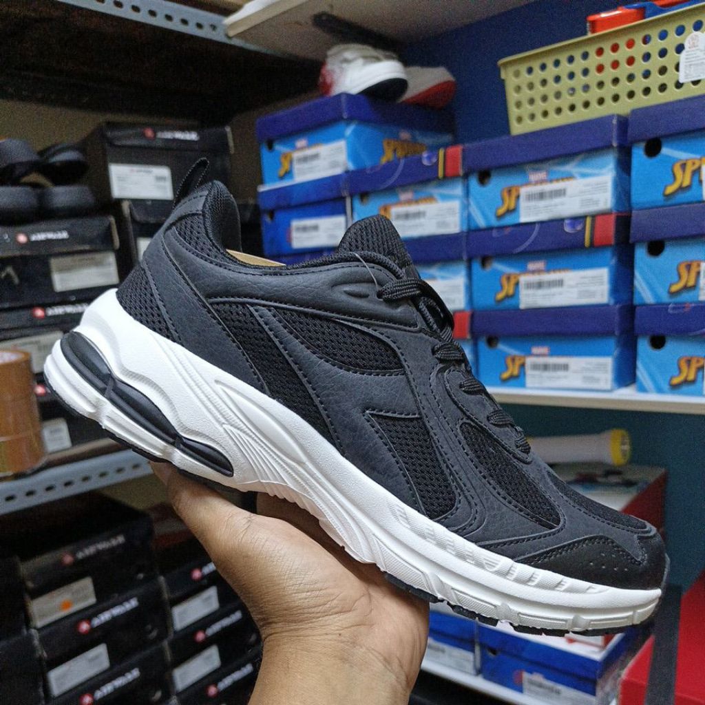 Sepatu Sneaker's Pria DIADORA Karnisius Black White Original Resmi Sport Station