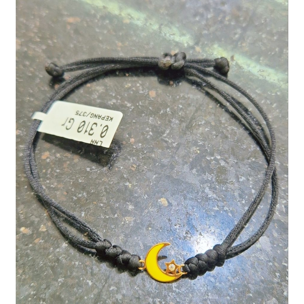 liontin emas bulan sabit kadar 375/8K (liontin 0.31gr +gelang tali hitam)