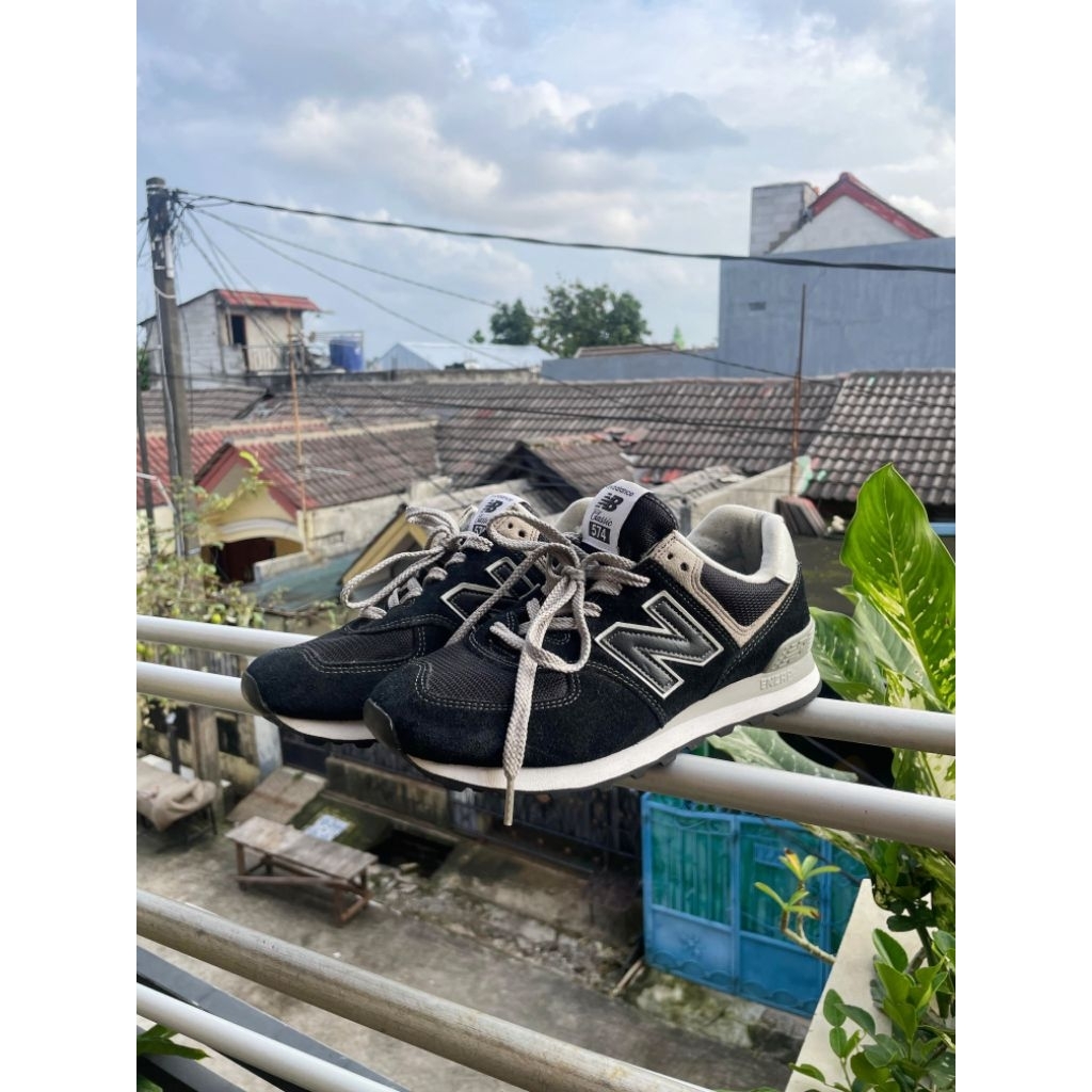 New Balance 574 Classic Size 42 (Second good condition)