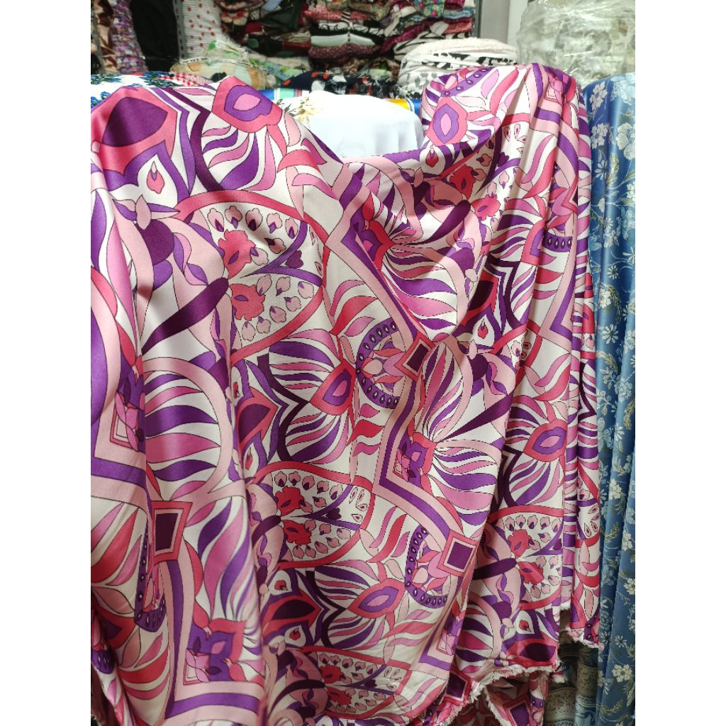 kain satin silk lebut garmen motif abstrak - silk import buat gamis dres mewah & elegan lq { hrg 0,5