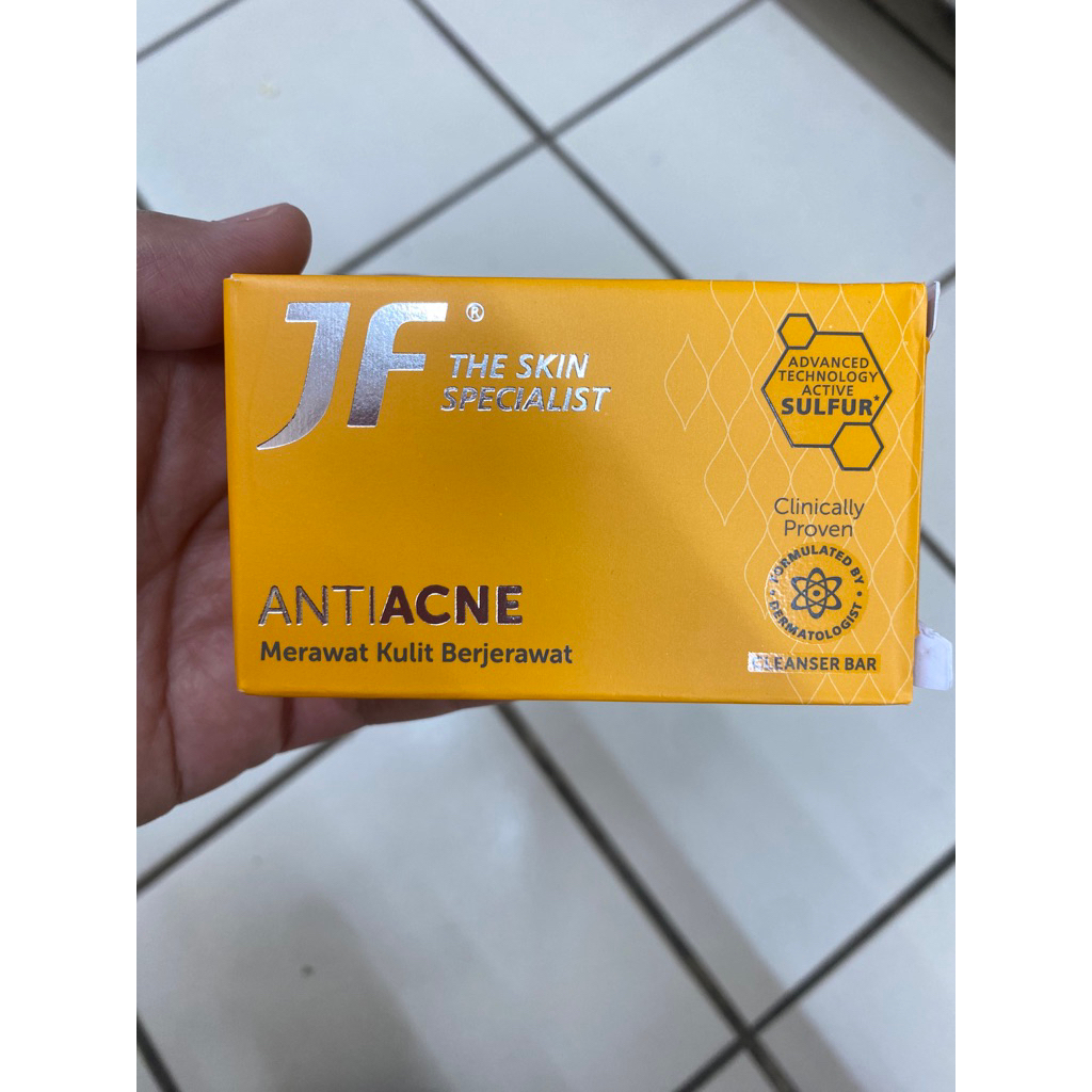 Sabun Pembersih Wajah JF Sulfur Anti Acne 65gr - Membunuh Bakteri, Mengurangi Minyak, Menyamarkan Be