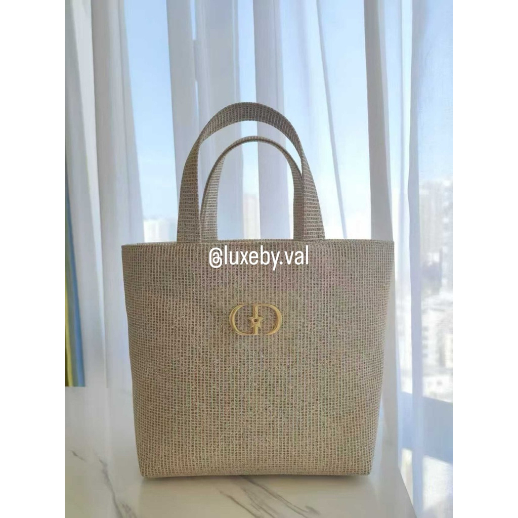 Authentic Compliment VIP Gift