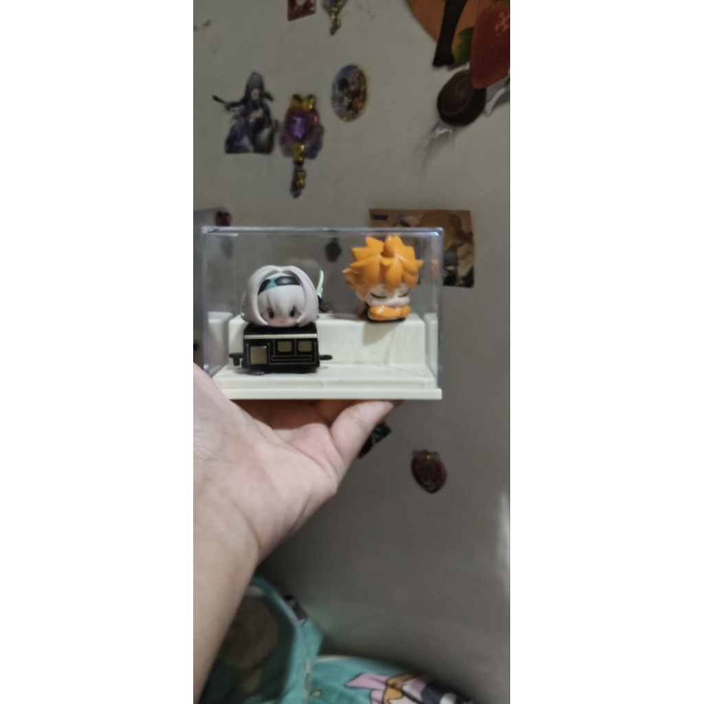 Bundle mini figur Hinata (Haikyuu) + Firefly (HSR) free kotak akrilik juga loh.