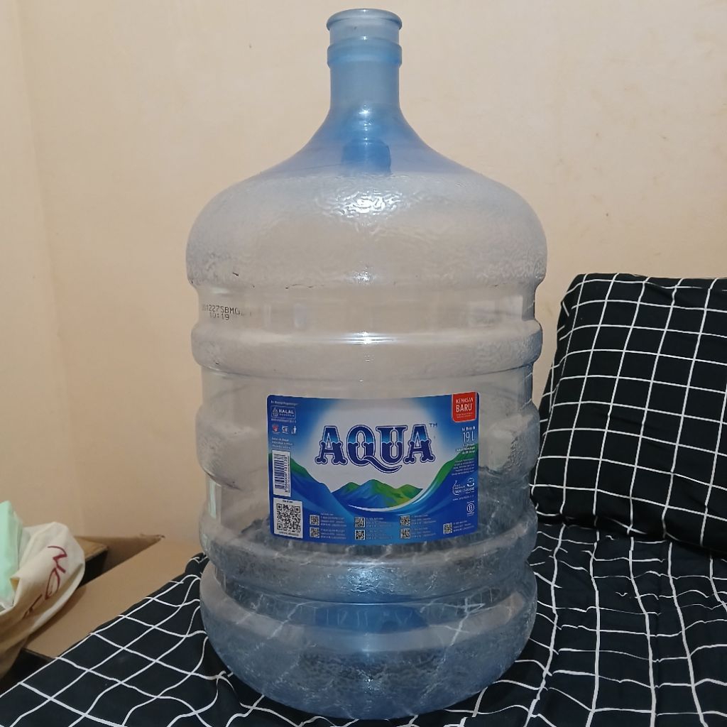 Galon AQUA kosong