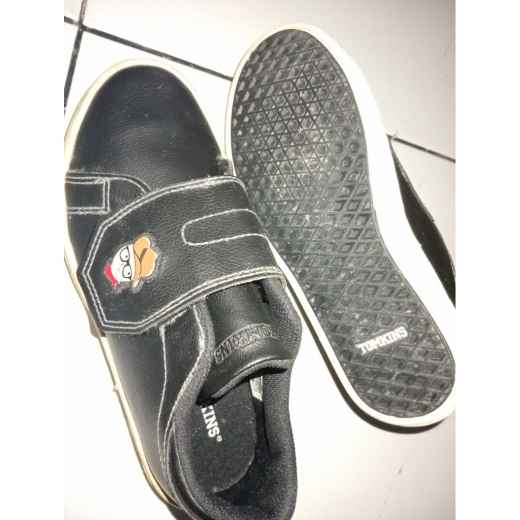 Tomkins sepatu anak