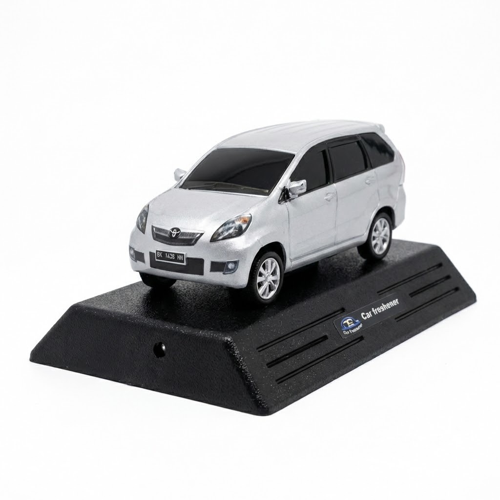 {Skala 1 : 45} Pajangan Interior Mobil Miniatur Avanza Lama