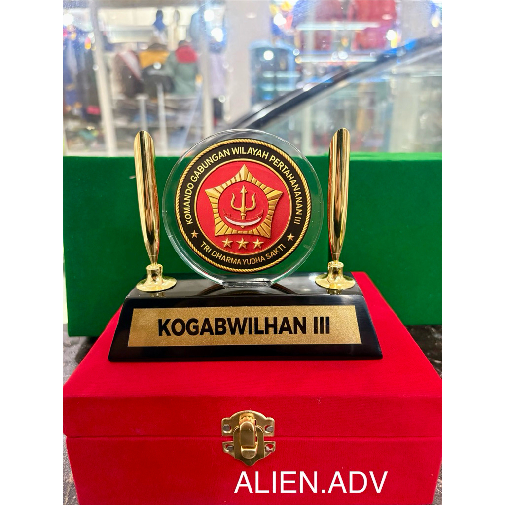 PLAKAT CUSTOM EKSKLUSIF BALLPOINT / Tempat Pulpen