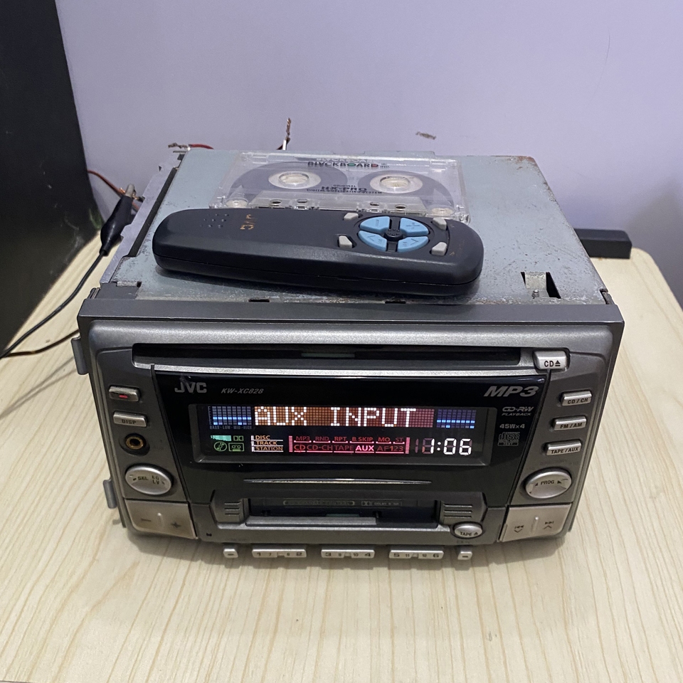 Tape Mobil JVC KW-XC828 + Remote Minus CD