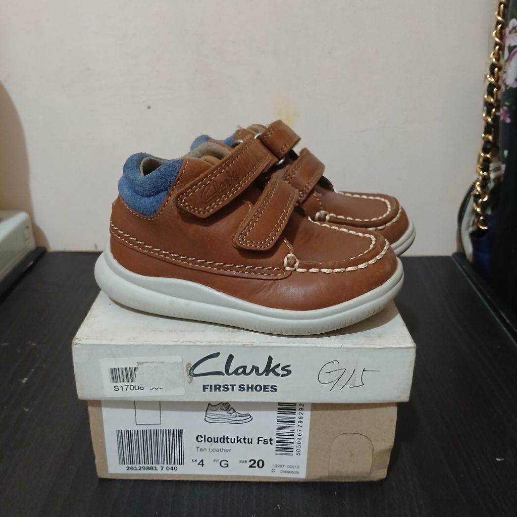 Sepatu Anak Clarks