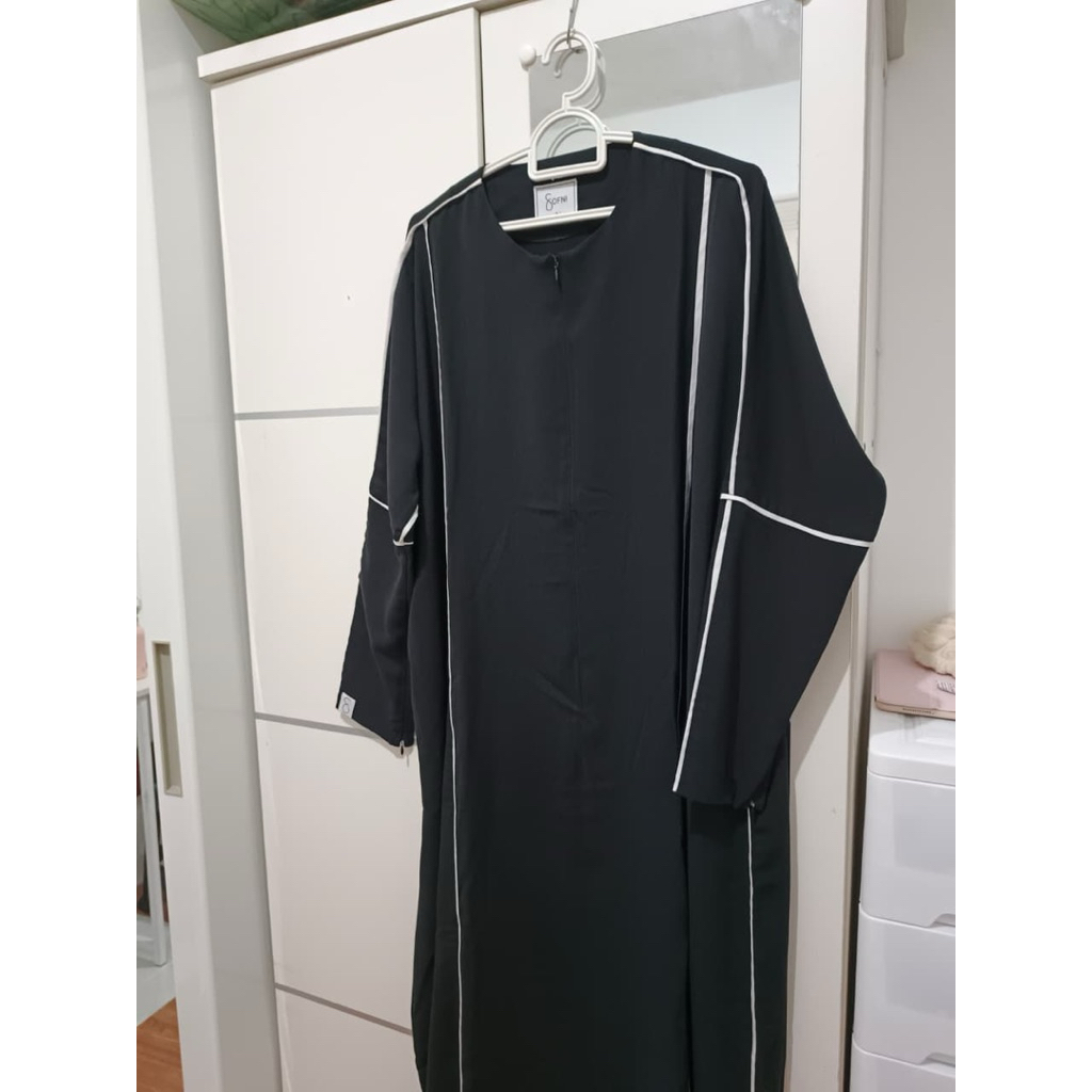 preloved Line Abaya by Sofni