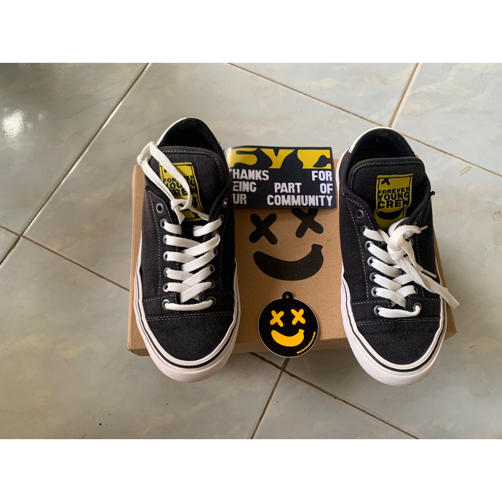 sepatu fyc