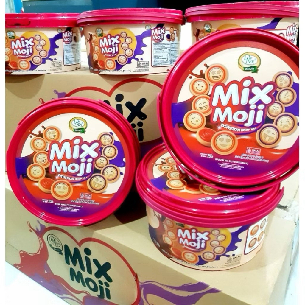 DENEX Mix Moji Biskuit 1 Dus Isi 12 Pcs – Snack Lebaran | EXP 2027