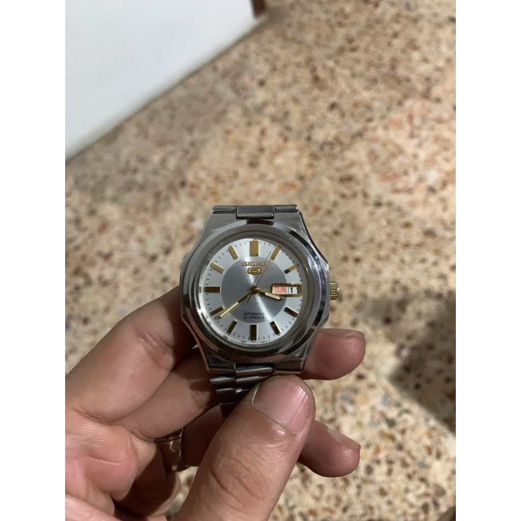 Seiko nautilus snkk47 silver gold