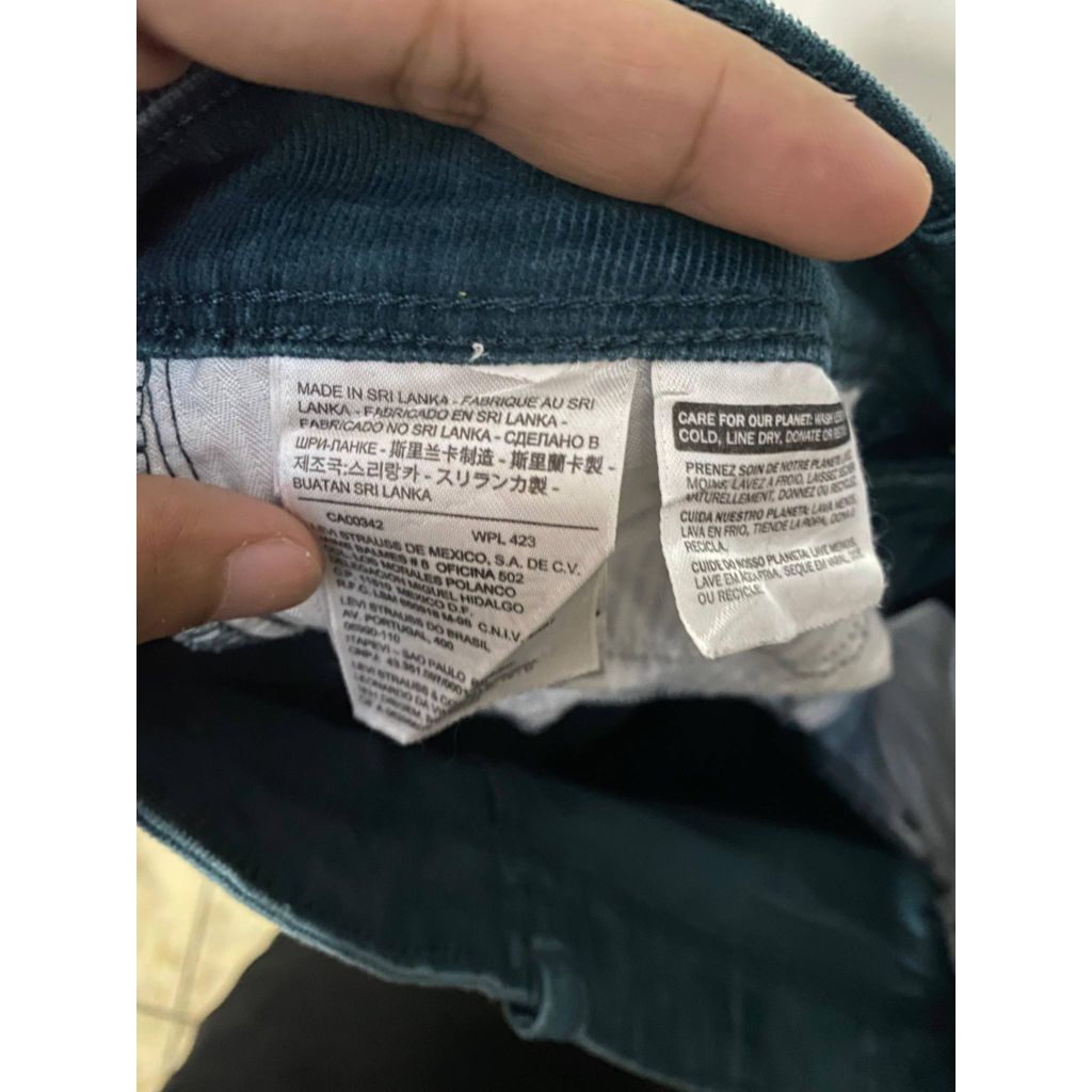 Celana Corduroy Levis