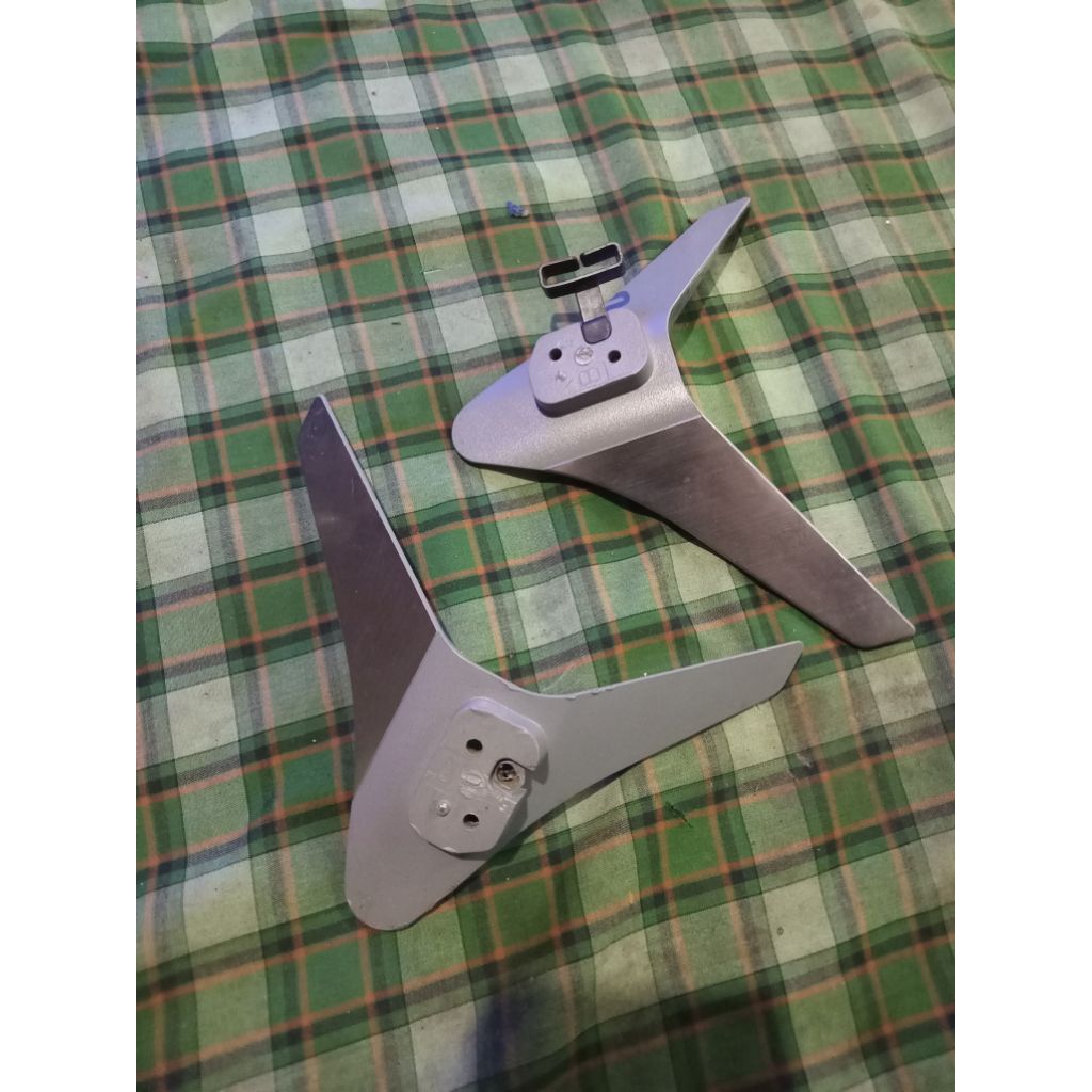 STAND KAKI TV SMART TV LG 43Uh650t BEKAS