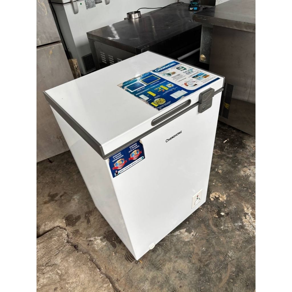 Freezer Box Second 100 L Merk Chang Hong Mesin  Original
