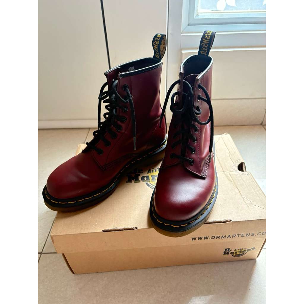 Dr. Martens Airwair 1460 Smooth Boot Original (pre-loved) - Cherry Red