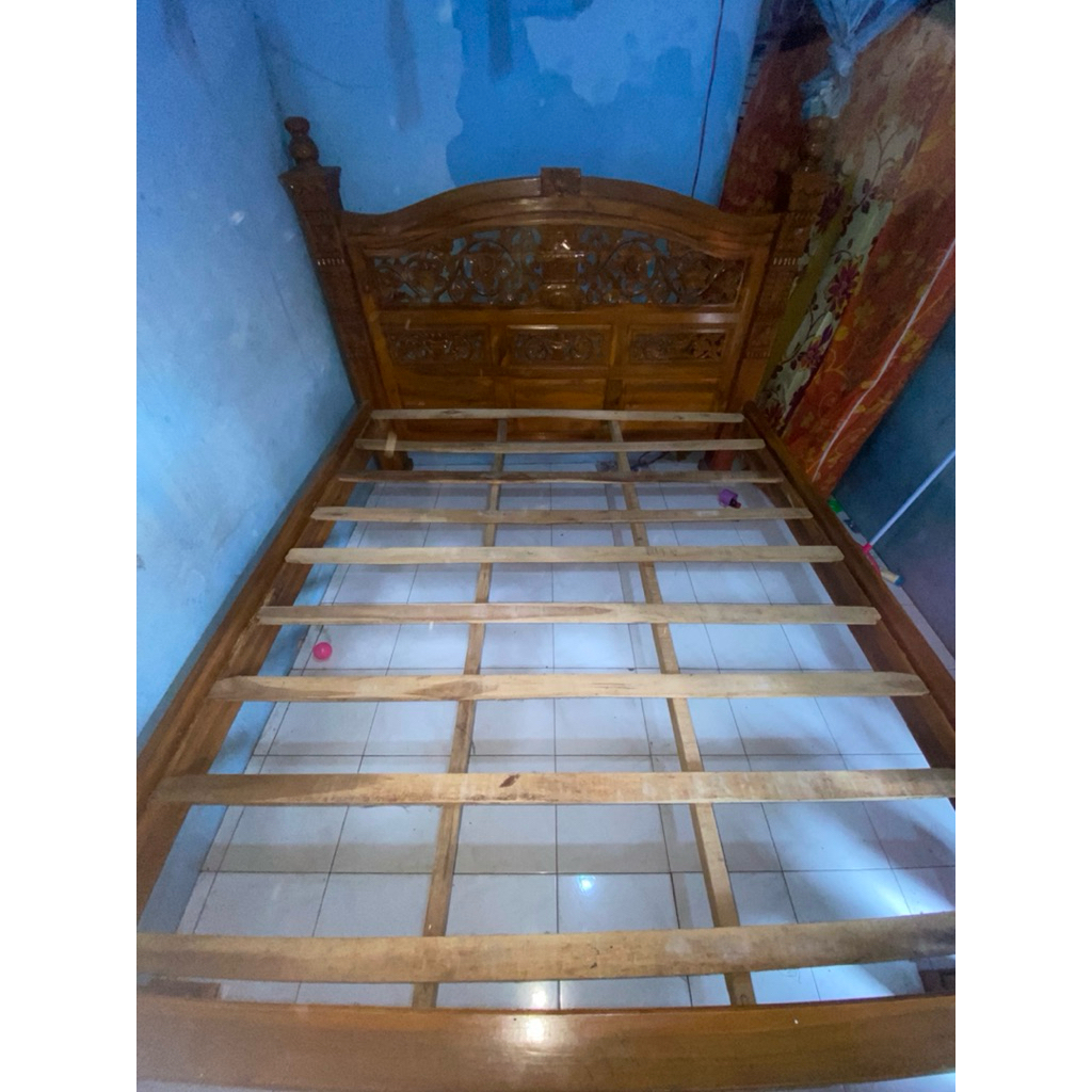 Dipan Kayu Ukir / Ranjang Kayu Jati