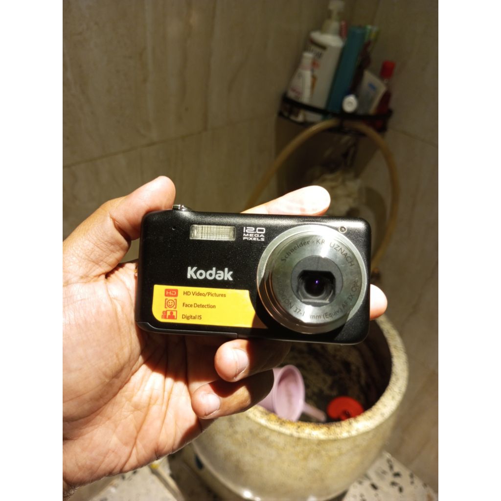 Kamera digital Kodak easyshare V1233 minus