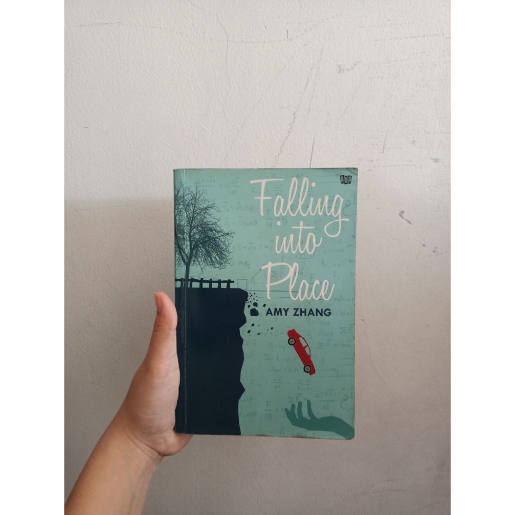 Falling into place - PRELOVED