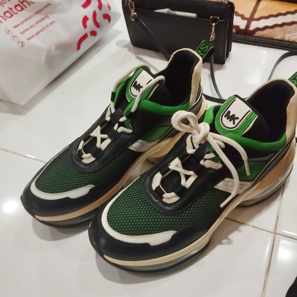 (Preloved) Sepatu Wedges Michael Kors Hitam Hijau