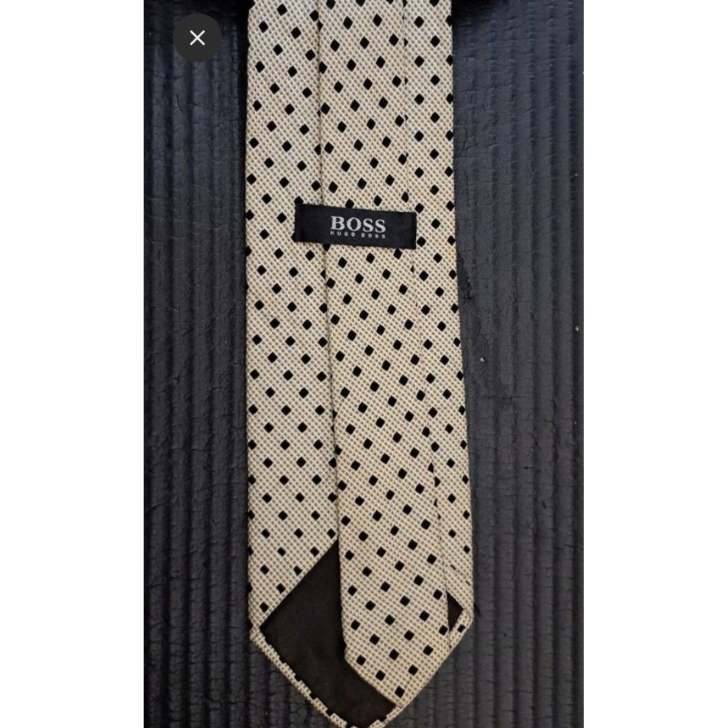 Dasi (neck tie) pria dewasa merk Hugo Boss. Germany. kondisi second: kondisi like new tidak ada caca