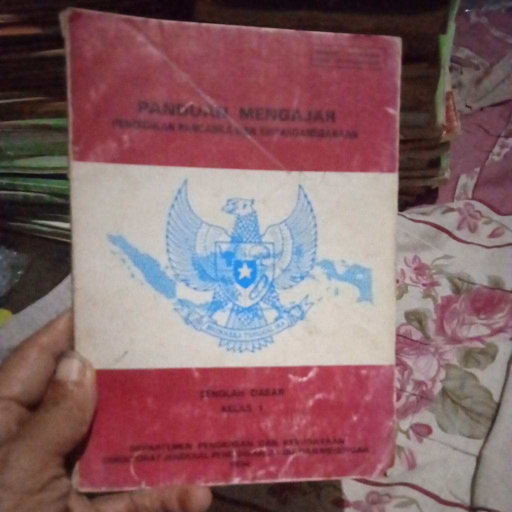 buku Panduan Mengajar Pendidikan Pancasila dan kewarganegaraan SD kelas 1, buku original jadul