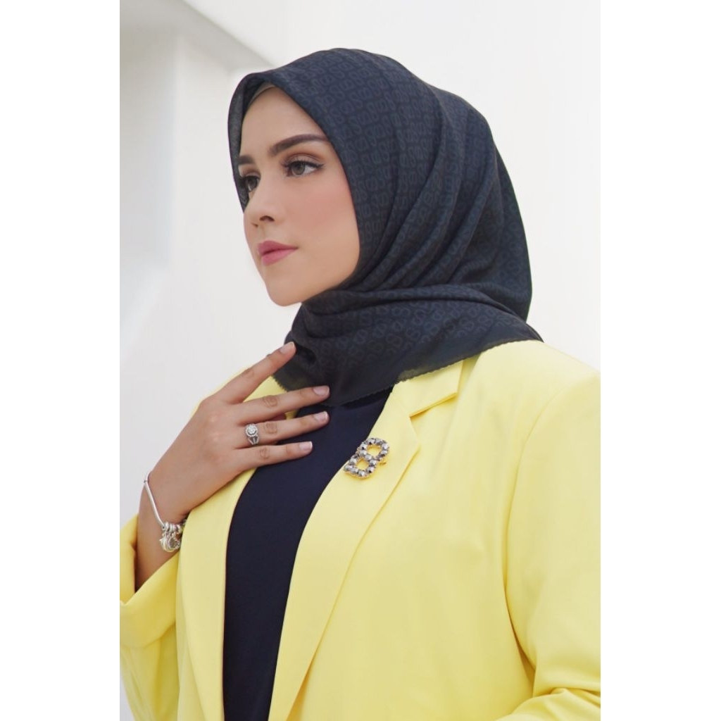 Buttonscarves Tapis Square - Caviar - PRELOVED