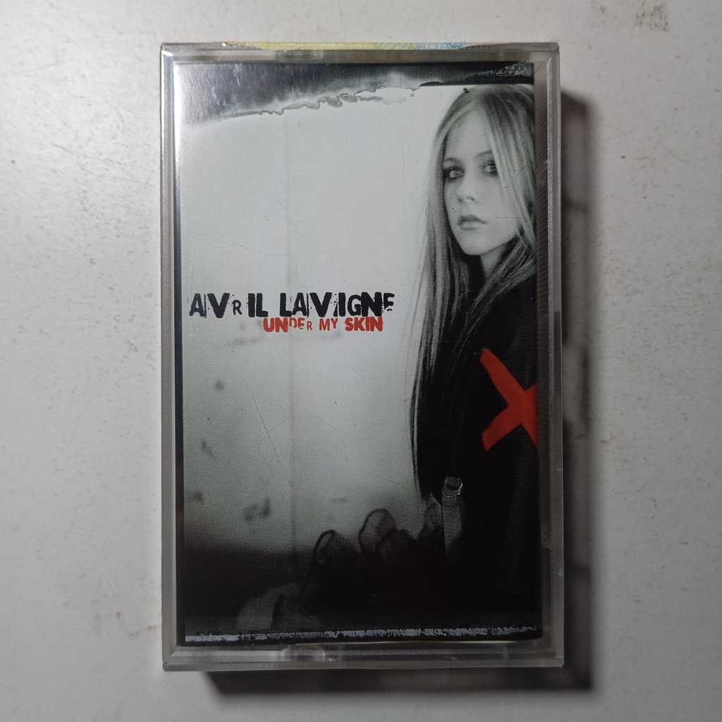 Kaset Avril Lavigne under my skin new segel