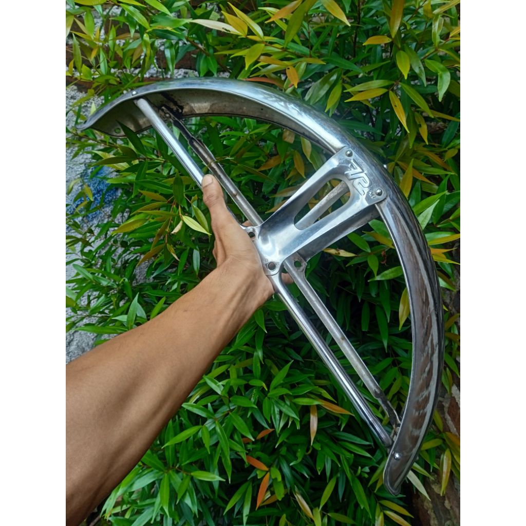 Spakbor depan merk urami cb-cg-s90-benly