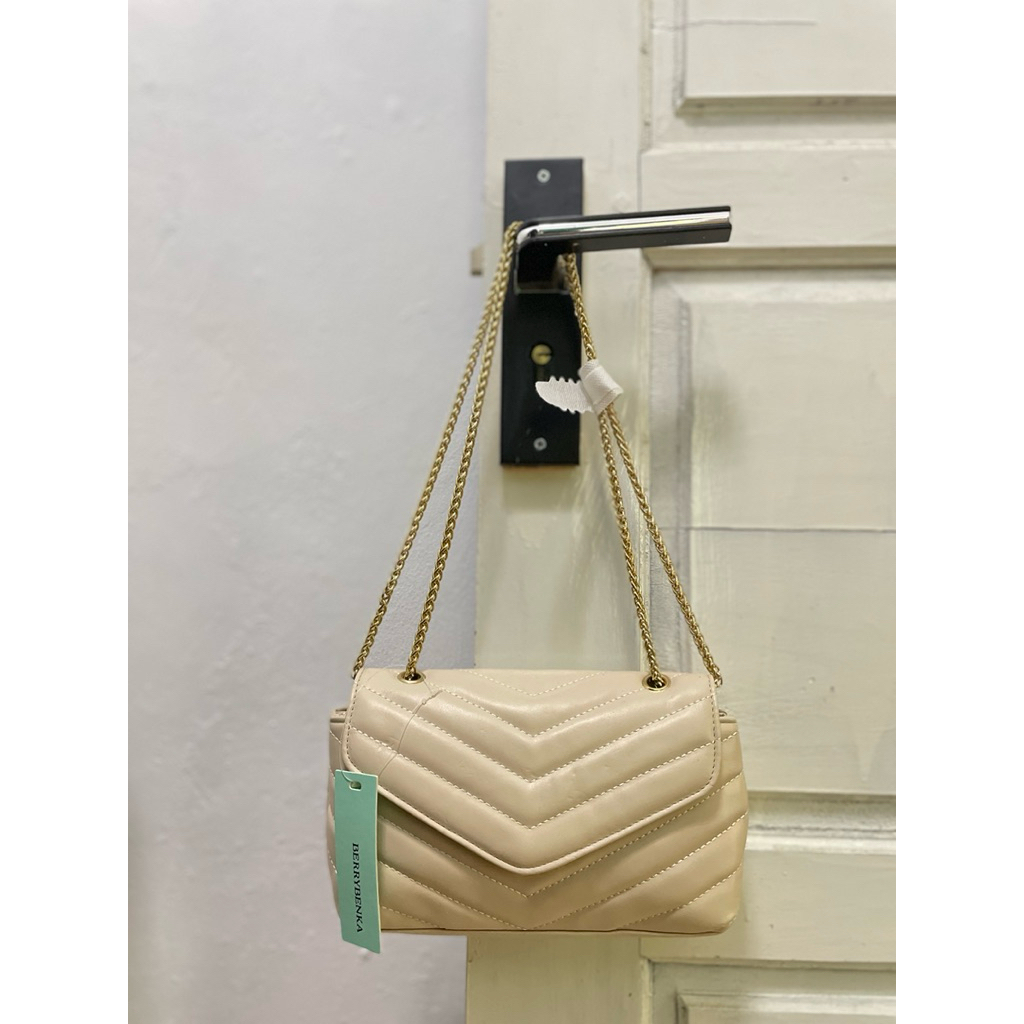 Berrybenka - Tas Selempang Wanita Sofia Pheonix Quilted Sling Bag