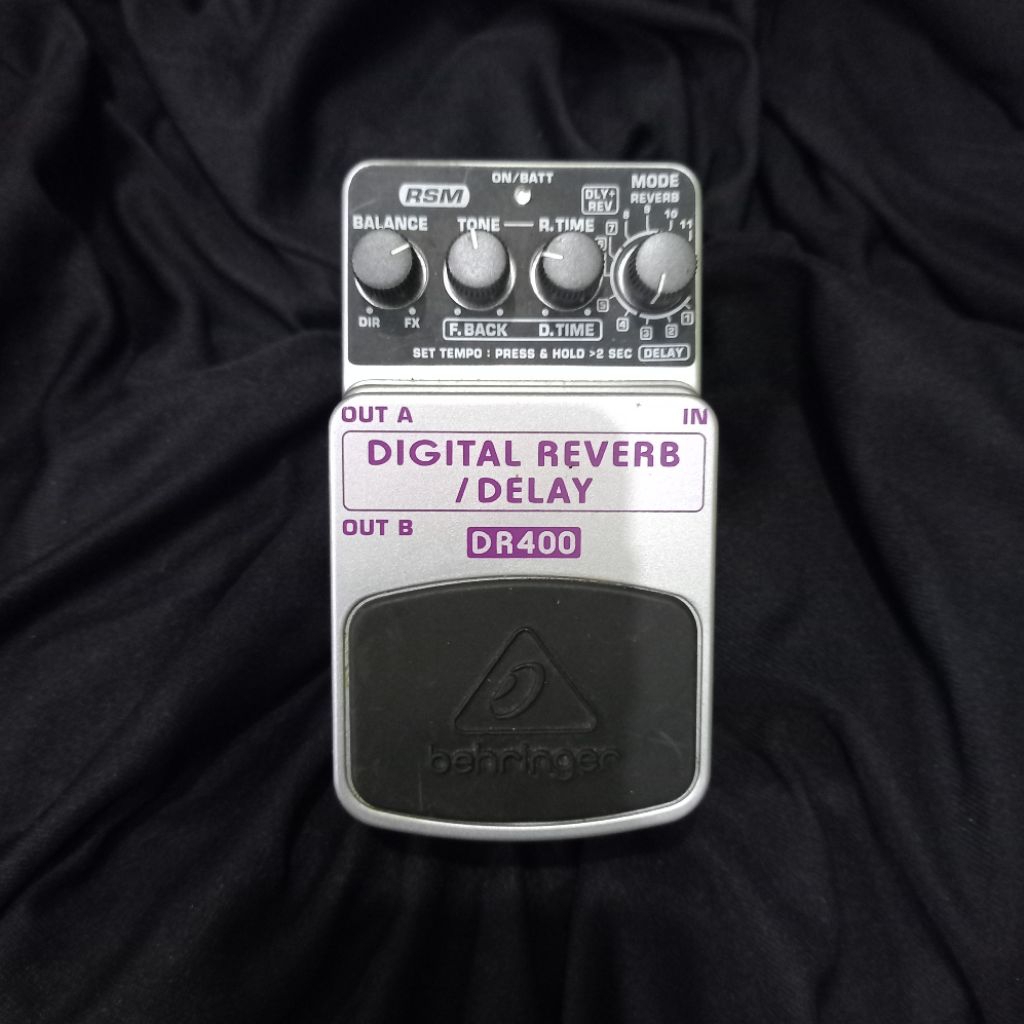Behringer Digital Reverb / Delay DR400 Efek Gitar