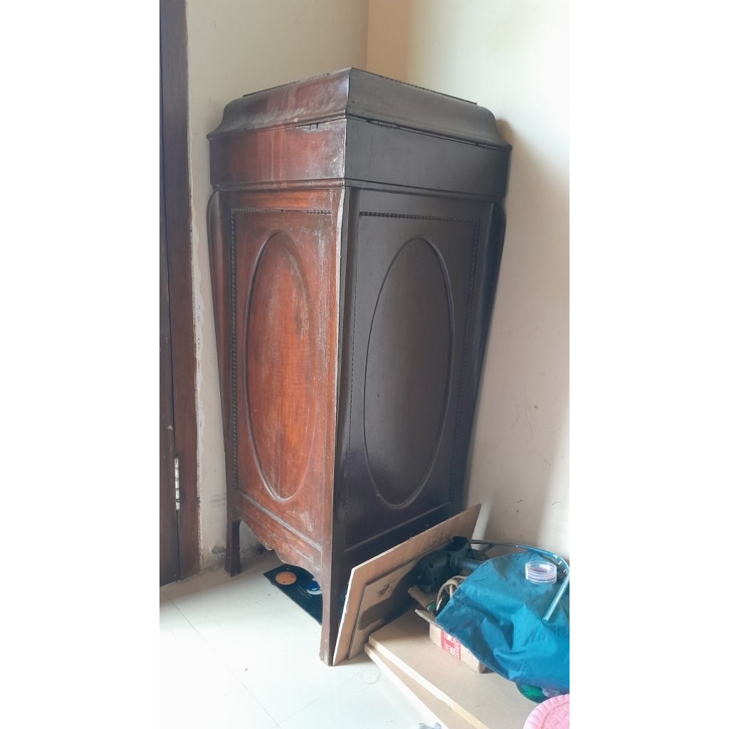 lemari gramaphone kayu jati bekas