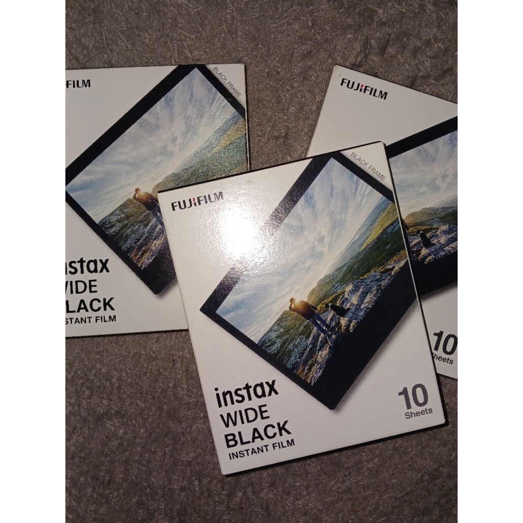 Fujifilm Instax Wide Black – Expired 2024